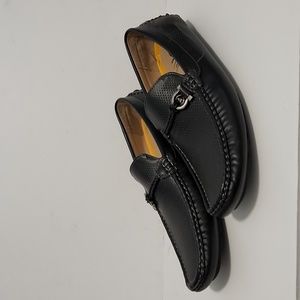 Slip-on dress shoes